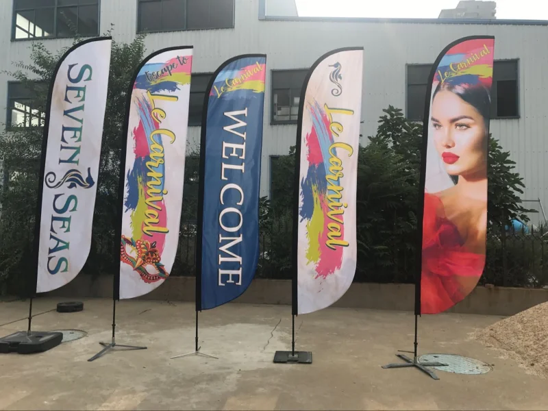 Angled Flags: Dynamic Outdoor Display for Your Bran